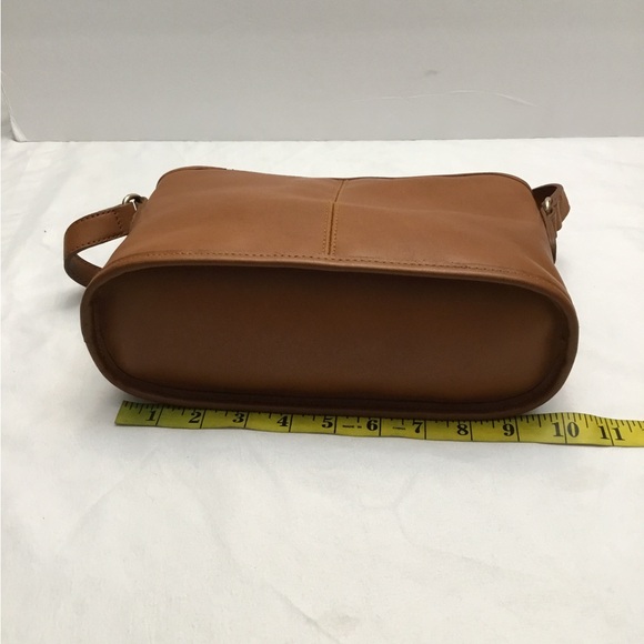 MEDALLION Chic Tan Leather Crossbody Bag - Picture 2 of 14
